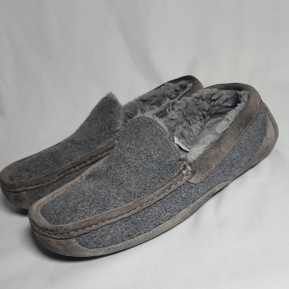 UGG Men's Gray and Tan Slip-On Loafers - Picture 2 of 5